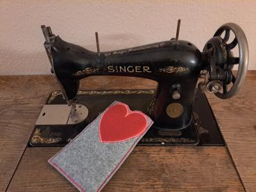 ITH - Stickdatei Schokoladenhülle Valentinsherzen "Merci"